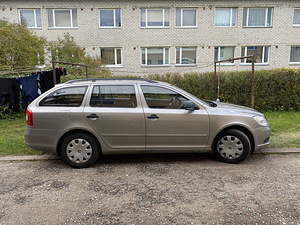 Skoda Octavia 2011 (3 foto / 11)