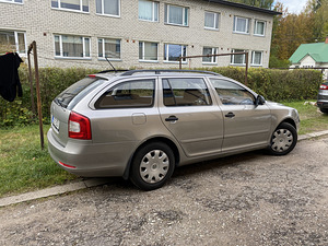 Skoda Octavia 2011 (4 foto / 11)