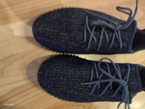 Adidas Yeezy Boost 350 Pirate Black tossud (2 foto / 3)