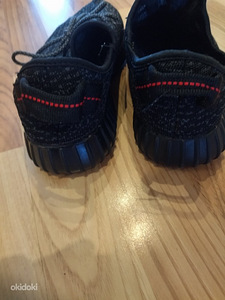 Adidas Yeezy Boost 350 Pirate Black tossud (3 foto / 3)