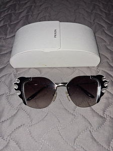 Prada limited edition päikeseprillid (2 foto / 3)