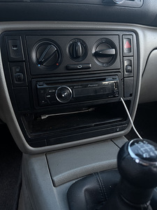 Volkswagen Passat 1.9 tdi manual (9 foto / 10)