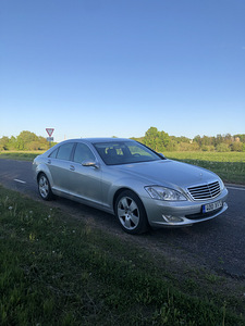 Мерседес Бенц 320 (2 фото из 10)