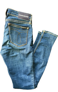 Calvin Klein teksad w27 L32. Mid rise skinny. (1 foto / 4)
