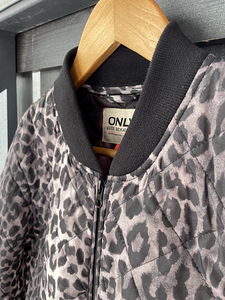 Tepitud bomber-jakk ONLY (4 foto / 7)