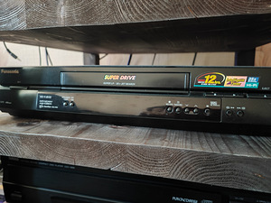 HI FI STEREO Panasonic NV-FJ632 (2 foto / 5)