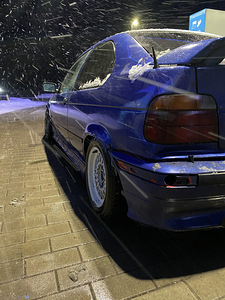 BMW 318tds (3 foto / 6)
