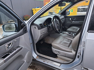 Kia Sorrento (8 foto / 9)