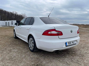 Skoda superb 1.8 bensin (4 foto / 9)