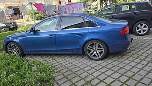Audi A4 2010 (2 foto / 5)