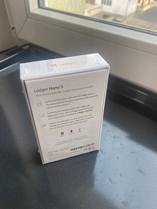 Крипто кошелёк LEDGER NANO S Crypt в упаковке (2 фото из 3)