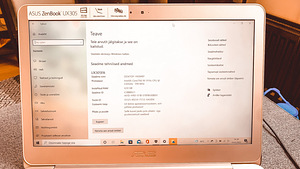 ASUS Zenbook UX305FA (4 foto / 10)