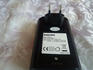 Зарядное устройство для акумуляторных батареек PHILIPS (3 фото из 3)