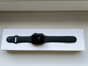 Apple Watch Series 7 (45mm, Midnight) (1 foto / 3)