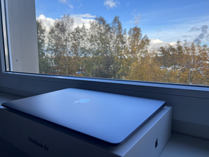 MacBook Air M1 256GB (3 foto / 5)