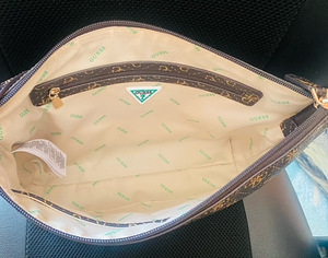 Guess Brenton pisike ja moodne mini kott (4 foto / 5)