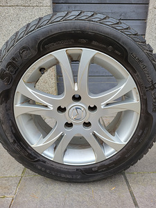 Шипованные шины Mazda с дисками (2 фото из 2)