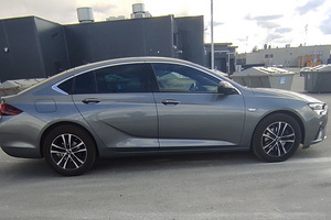 Opel Insignia Grand sport (1 фото из 13)