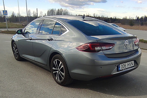 Opel Insignia Grand sport (4 фото из 13)