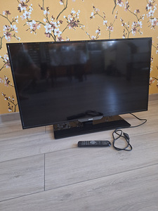 Телевизор Philips 42 дюйма (1 фото из 3)