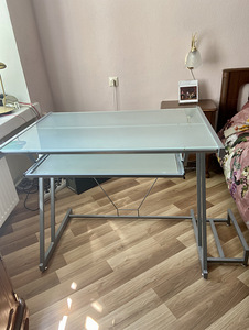 Müüa arvuti laud / kirjutus laud (1 foto / 2)
