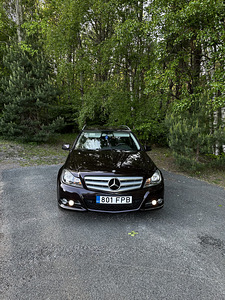 Mercedes-Benz C250 (1 foto / 7)
