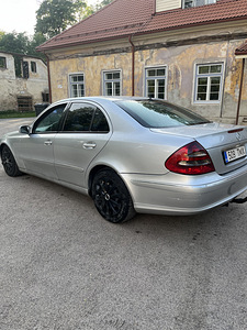 Mercedes benz e220 (4 foto / 12)