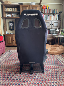 Игровое кресло Evolution Alcantara + Logitech g920 (2 фото из 9)