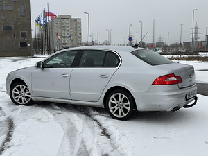 Skoda superB 2009 (3 foto / 10)