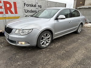 Skoda SuperB 2.0 tdi (3 foto / 10)