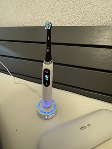 Elektriline hambahari Oral-B iO Series 10 (2 foto / 2)