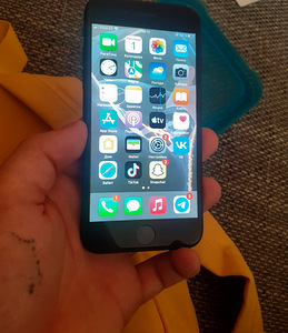 iPhone se 2020 (2 фото из 2)