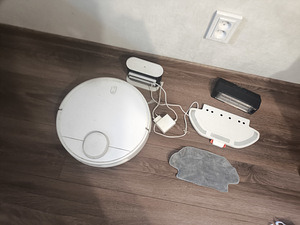 Xiaomi märgpuhastusfunktsiooniga robottolmuimeja (1 foto / 1)