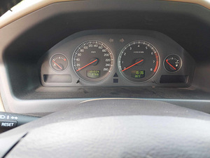 Volvo v70 2.5t AWD manuaal (6 foto / 11)