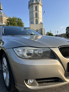 Продается BMW 318D 2009 (11 фото из 15)