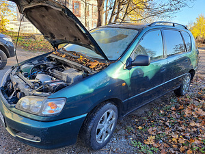 Ostan Toyota marki autosid (5 foto / 10)