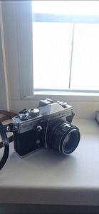 Film camera (1 foto / 3)