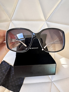 Очки Givenchy Италия оригинал (4 фото из 6)