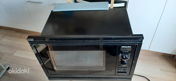 Микроволновая печь с грилем Miele M625EG (фото #2)