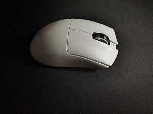 Razer deathadder v4 pro white (4 foto / 5)