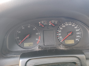 Продам VW Passat Variant 1,8, 92kW (8 фото из 11)