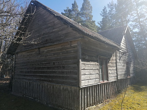 Старый бревенчатый дом на вывоз