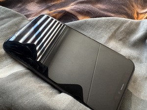 iPhone 11 64 GB (2 foto / 6)
