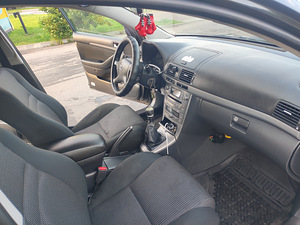 Toyota avensis 2006. (11 foto / 13)