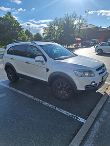 Chevrolet Captiva (7 foto / 7)