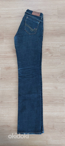 T. Hilfigeri teksased 26/32