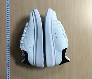 Alexander Mcqueen replica (2 foto / 2)