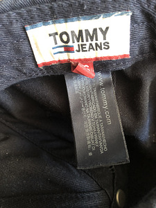 Tommy Hilfigeri müts (2 foto / 3)