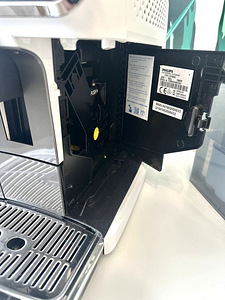 Kohvimasin Philips 5500 seeria EP5545 / 70 (4 foto / 4)