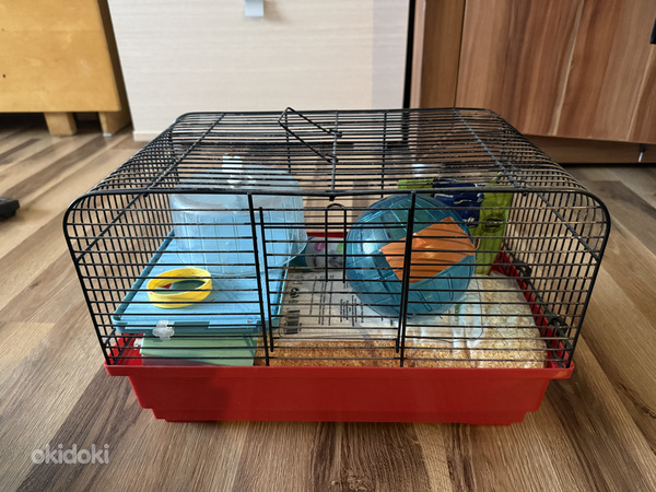 Продам клетку для хомяка.